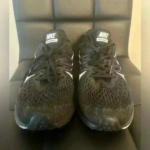 Nike Zoom Winflo 5 Running Shoes Size 10 Black/White AA7406-001 - Picture 1 of 7